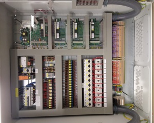 Control cabinet feed suppl 7 broiler breeder houses